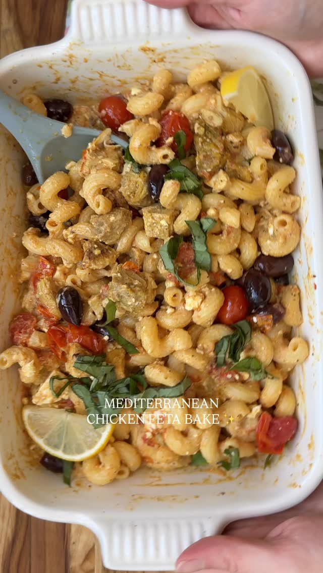 jar.of.lemons 게시물 이미지: @jar.of.lemons MEDITERRANEAN CHICKEN FETA BAKE...