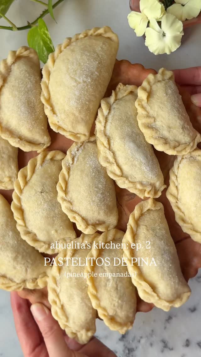 jar.of.lemons 게시물 이미지: Nicaraguan Pastelitos de Pina ✨ Growing up I...