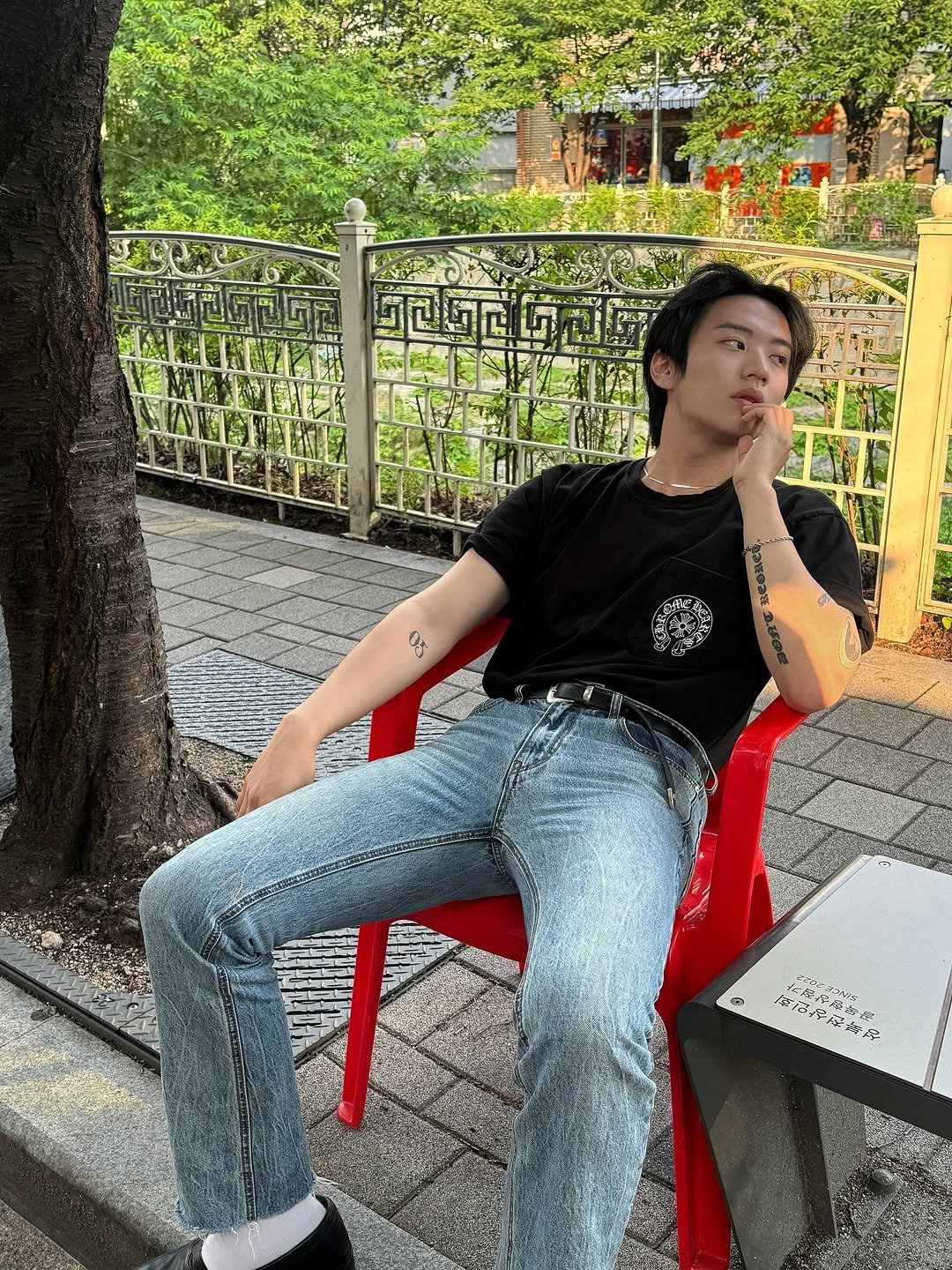 Photo by 정준영사진첩 on July 09, 2025. May be an image of cigarette and outdoors.