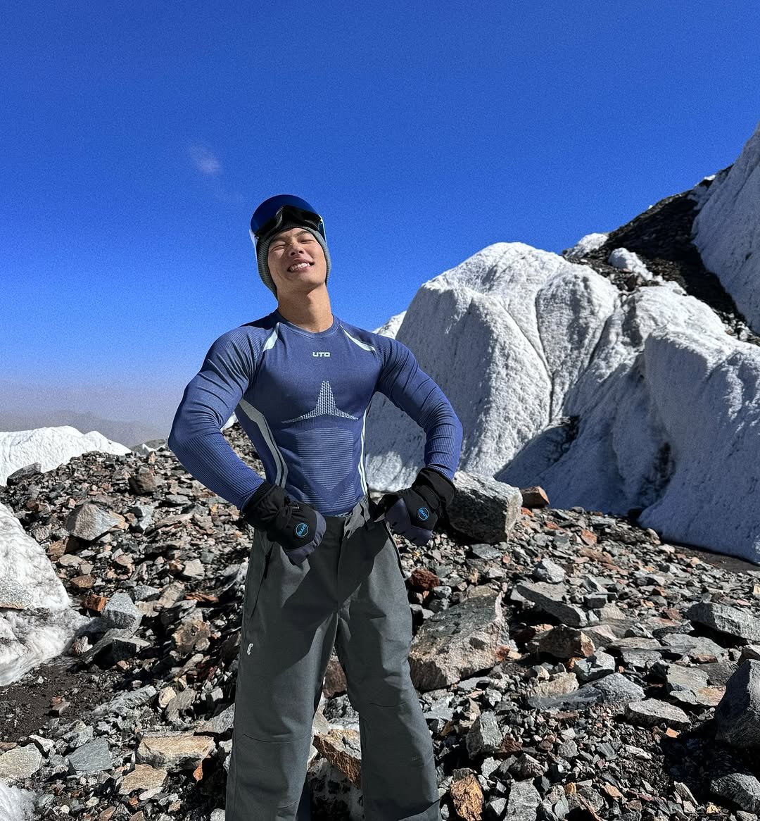 Photo by zhenhao_cai on November 05, 2025. May be an image of climbing, mountain, ski slope and text.