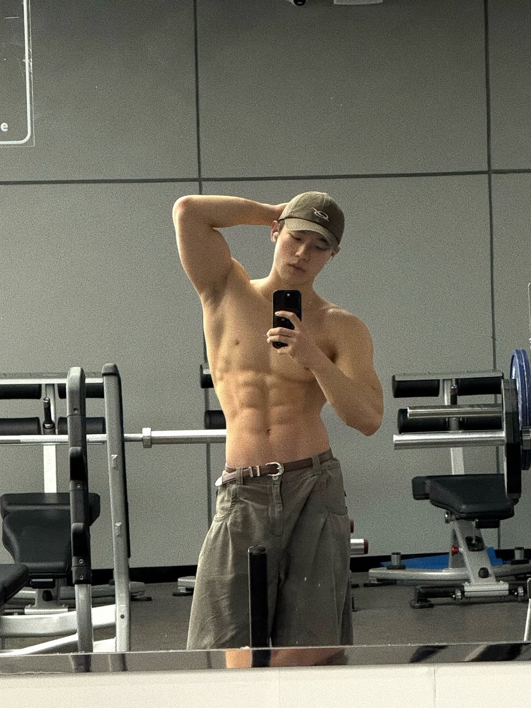 Photo by zhenhao_cai on April 09, 2026. May be an image of one or more people, biceps, people bodybuilding and text.