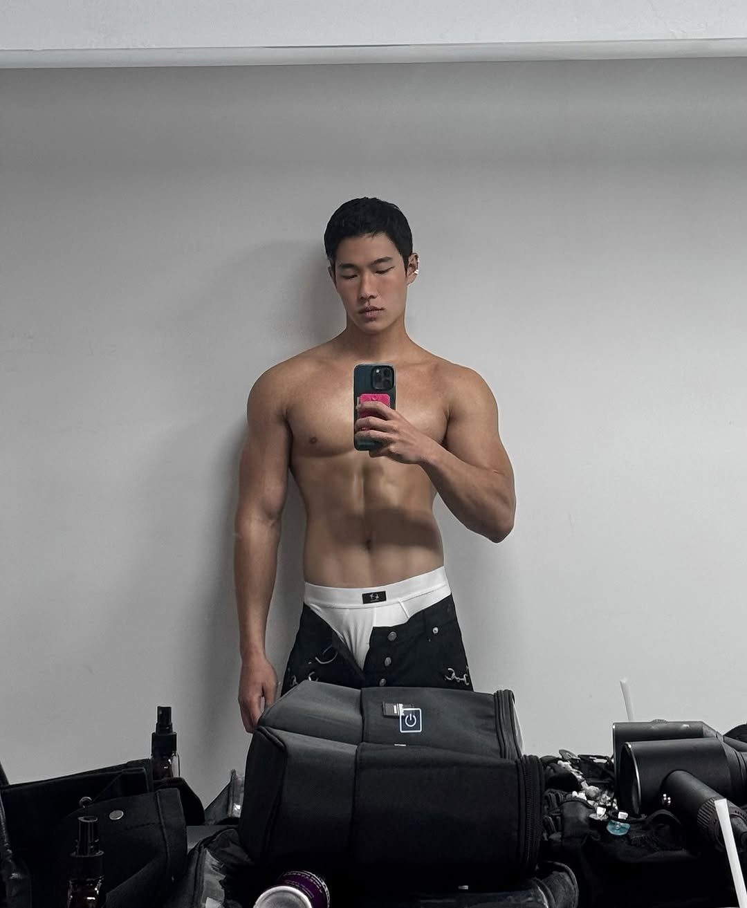 Photo by zhenhao_cai on February 08, 2026. May be an image of one or more people, biceps, people bodybuilding and text.