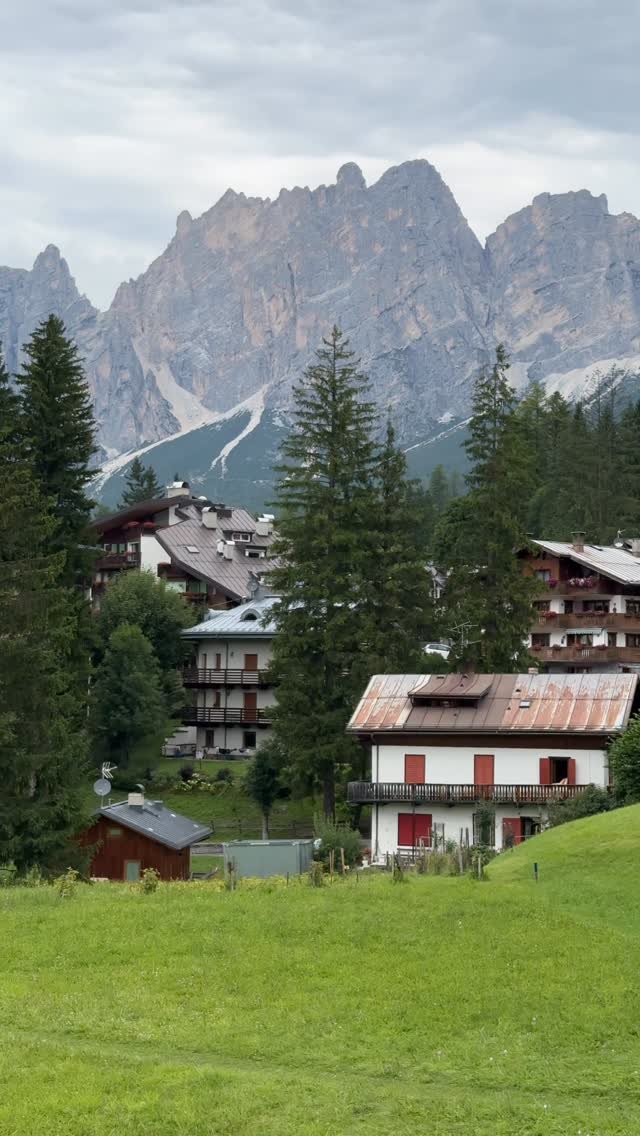 jay_secondworld 게시물 이미지: 돌로미티 알프스 호텔 흔한 복도 창문뷰 ✨

흐린날도 이렇게 예쁘면 어떡하라고....