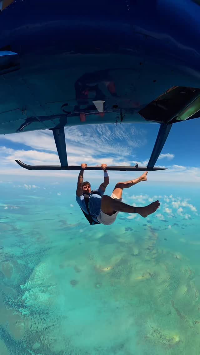 jayalvarrez 게시물 이미지: No fear at 25,000 feet, lets get it 🙏🏽