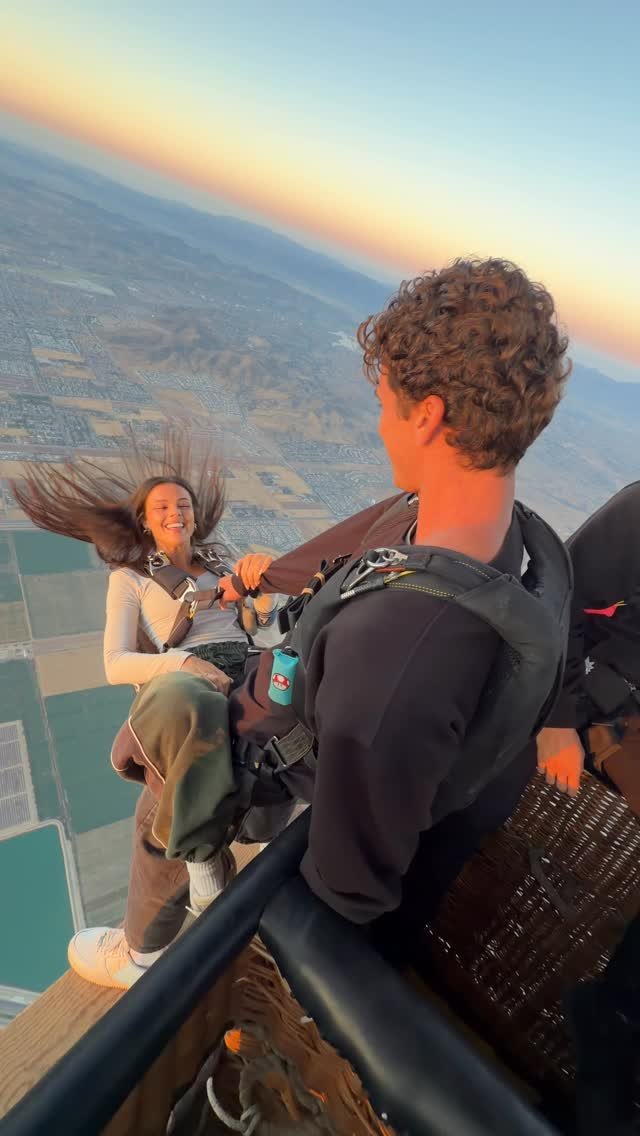 jayalvarrez 게시물 이미지: Platonic morning jumps 🧸