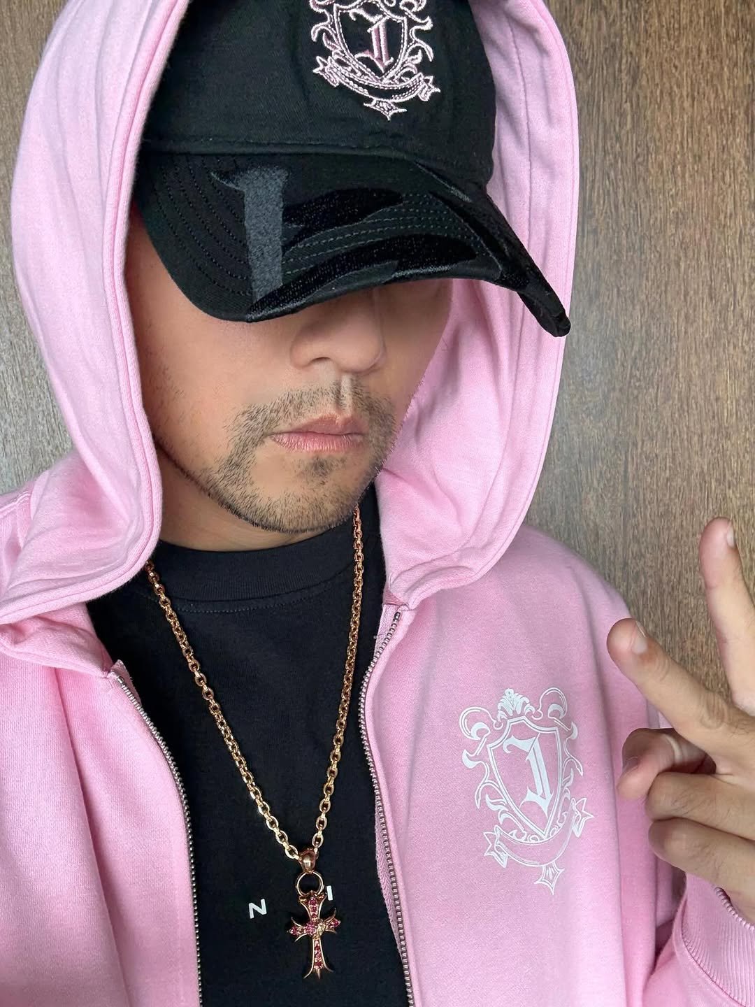 Photo by Jay Chou 周杰倫 on April 11, 2026. May be an image of hat, sweatshirt, skull and text.