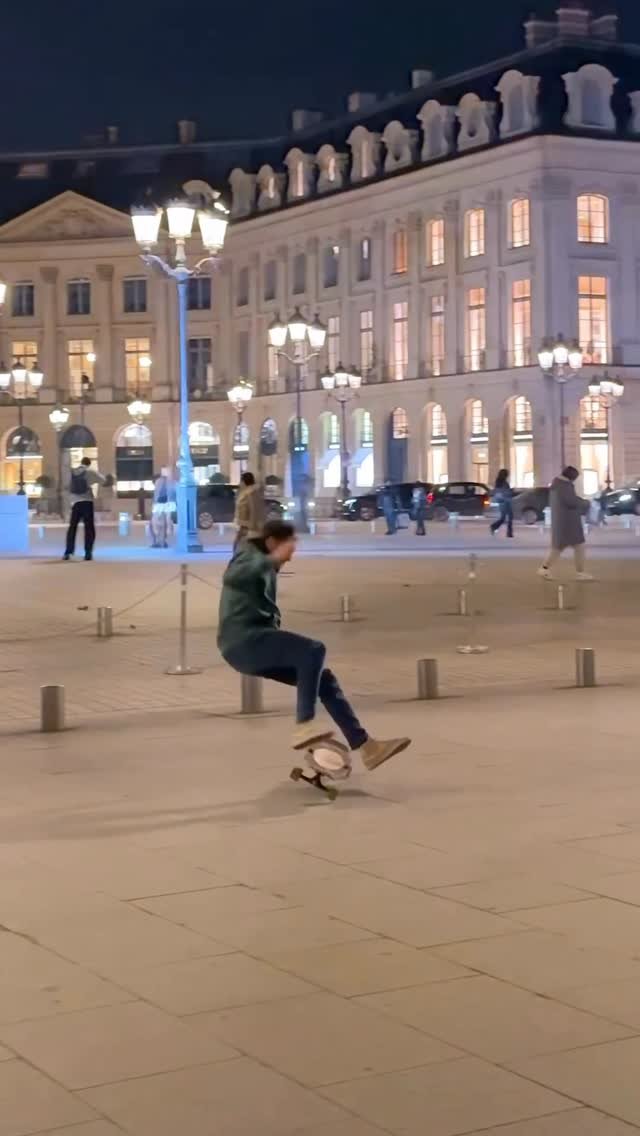 jeff__corsi 게시물 이미지: 🏄‍♂️ 🇺🇸 Paris by night 🌕 
This kind of session...