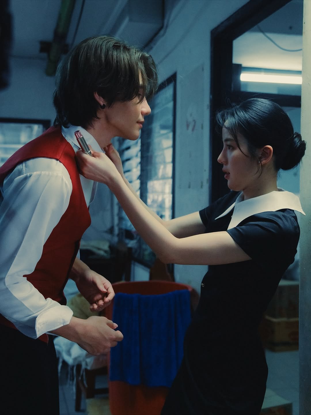 Photo shared by 𝗝 𝗘 𝗙 𝗙   𝗦 𝗔 𝗧 𝗨 𝗥 (罗杰夫) on November 15, 2025 tagging @janistarr. May be an image of one or more people and text.