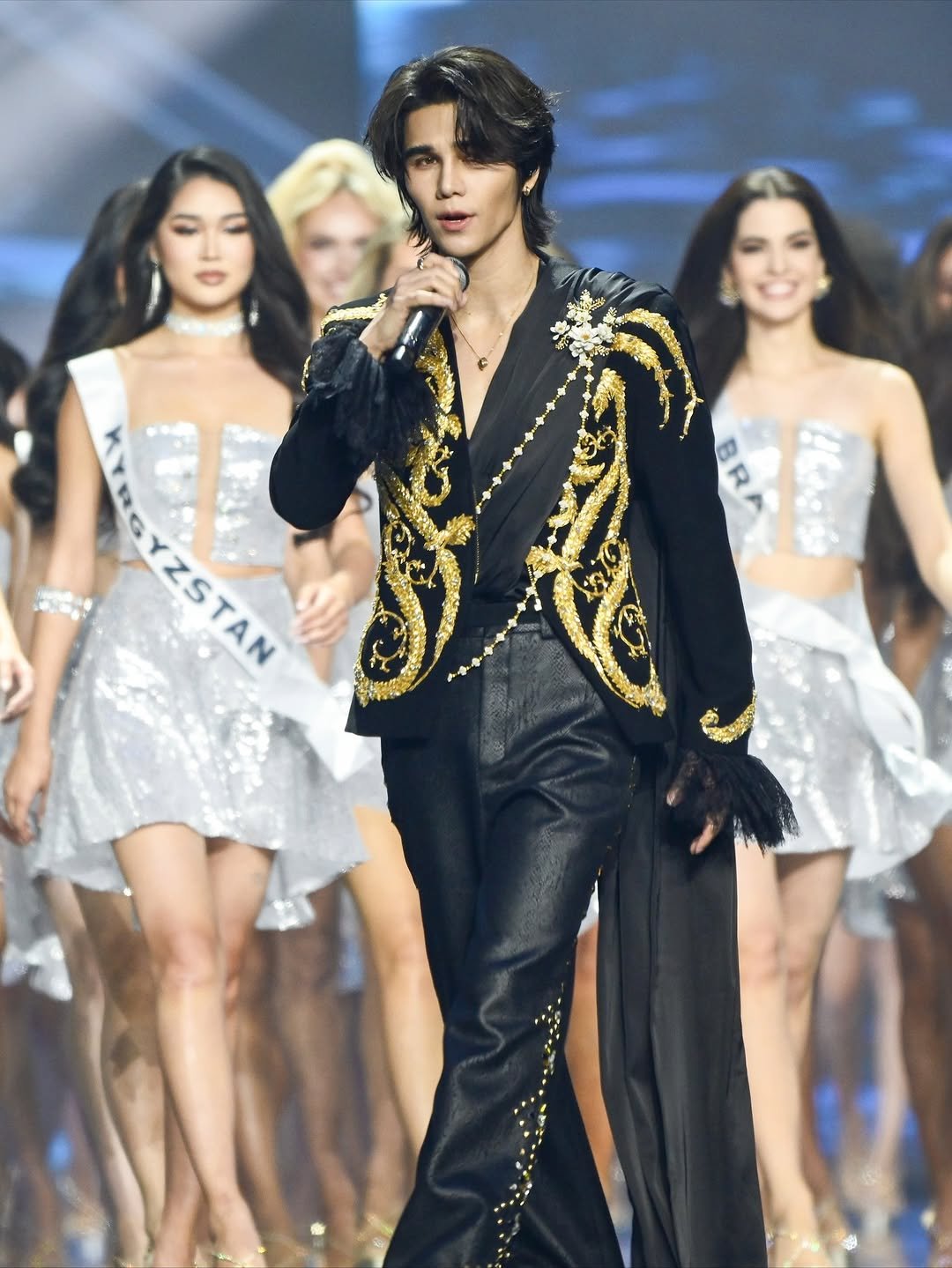 Photo by 𝗝 𝗘 𝗙 𝗙   𝗦 𝗔 𝗧 𝗨 𝗥 (罗杰夫) on November 20, 2025. May be an image of text.