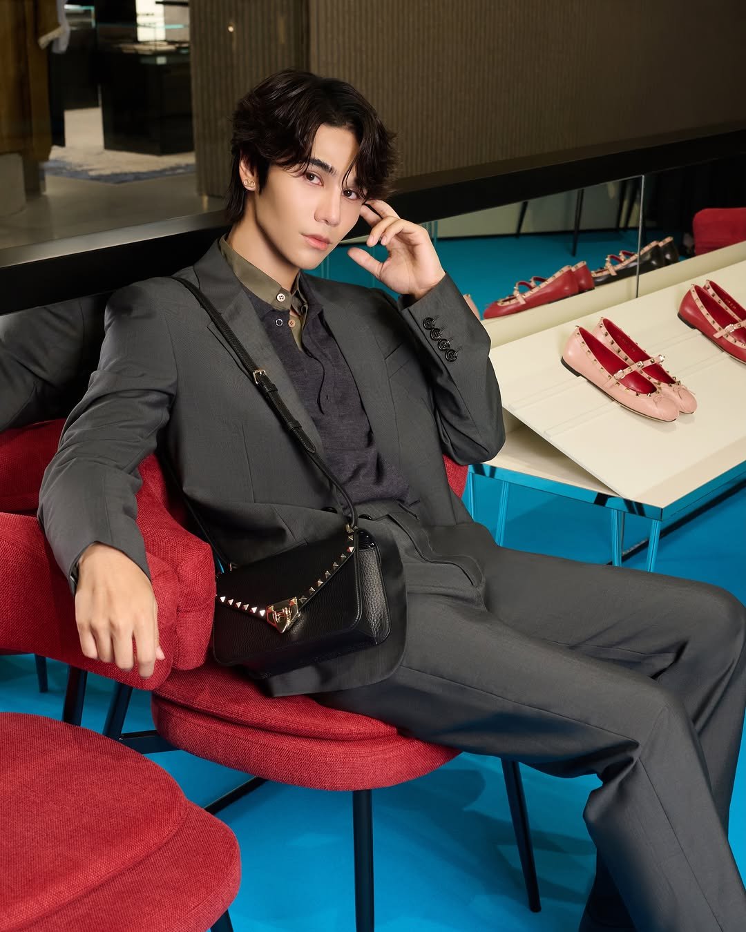 jeffsatur 게시물 이미지: Step into the world of @maisonvalentino at The...