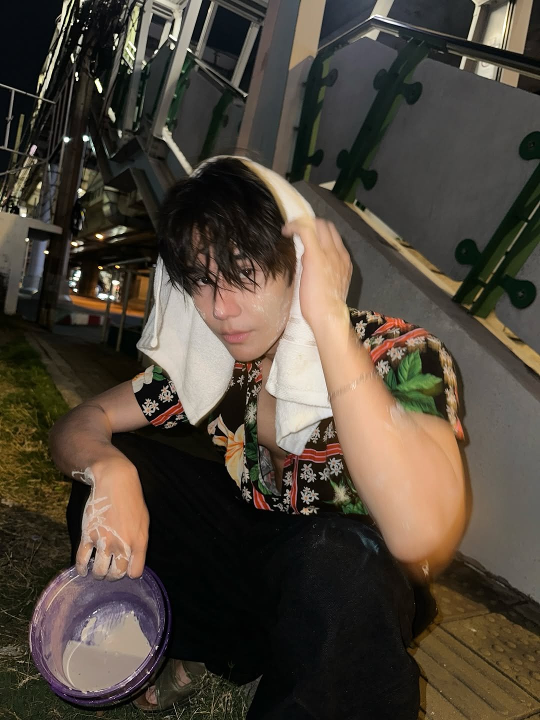 Photo by 𝗝 𝗘 𝗙 𝗙   𝗦 𝗔 𝗧 𝗨 𝗥 (罗杰夫) on April 15, 2026. May be an image of cigarette and text.