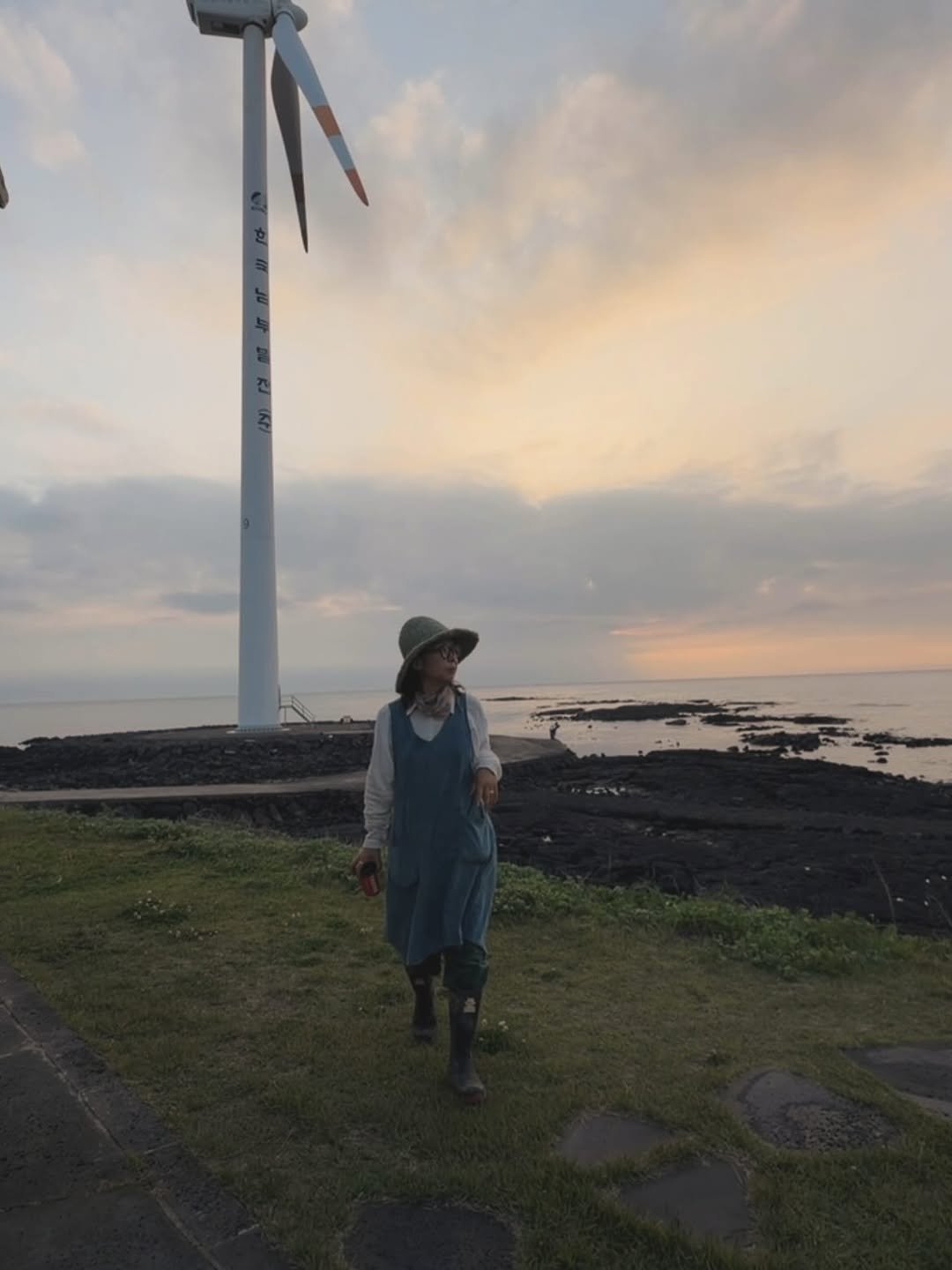 jeju_momsfarm 게시물 이미지: 자연의 시간을 따라 바삐 살다 보면, 
어느덧 훌쩍 지나버린 시간 앞에서 스스로를...