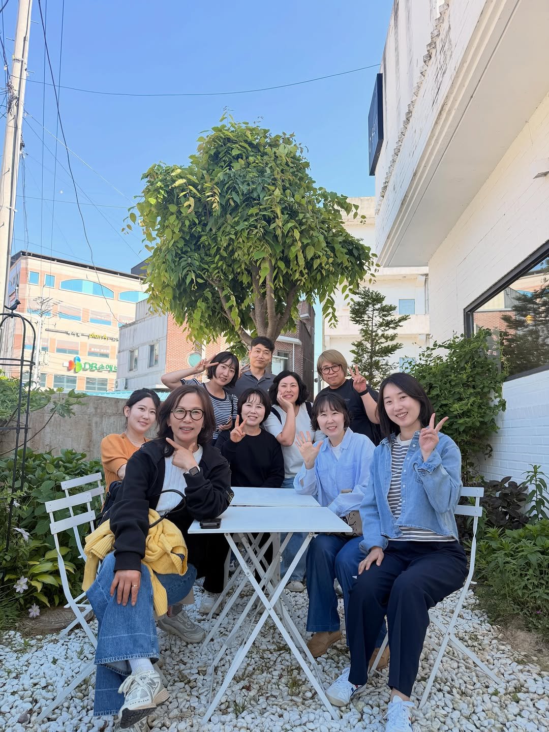 jeju_momsfarm 게시물 이미지: :]계절을 건너, 다시 만난 길 위에서

흙에서 맺은 인연은 
시간이 흐를수록 깊은...