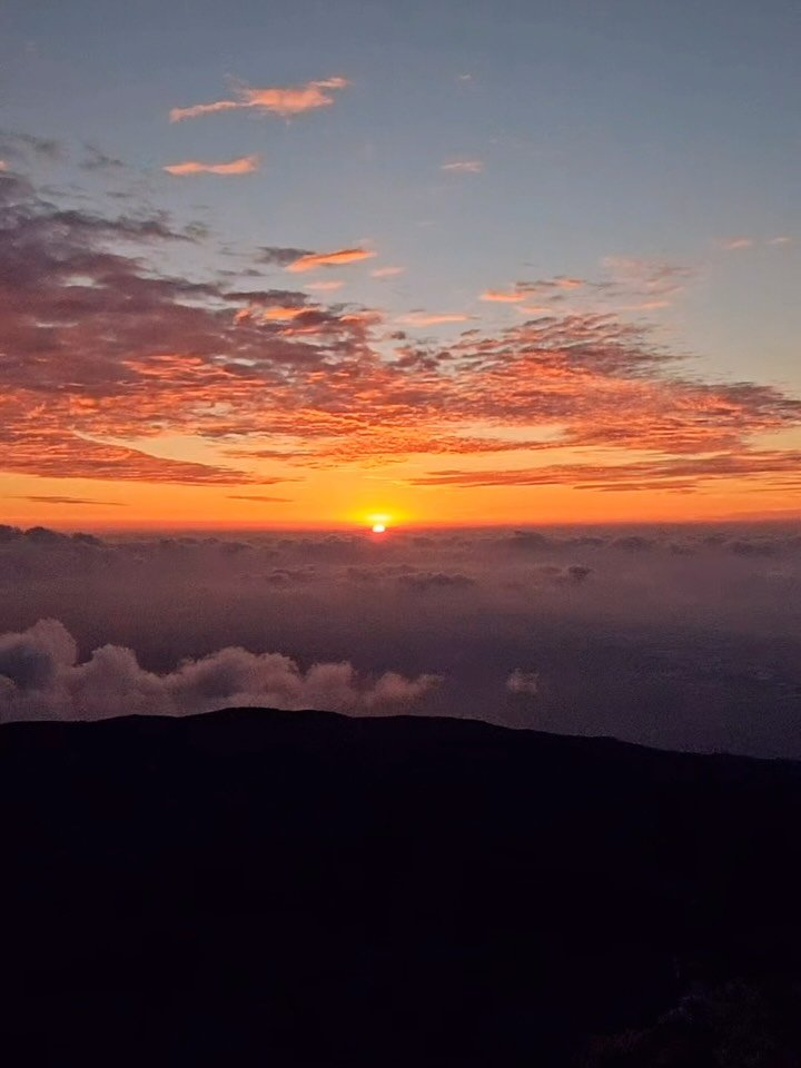 jejumini 게시물 이미지: 오늘아침 한라산 백록담 일출

일출시간에 맞춰 백록담에 올라
이빈누나...