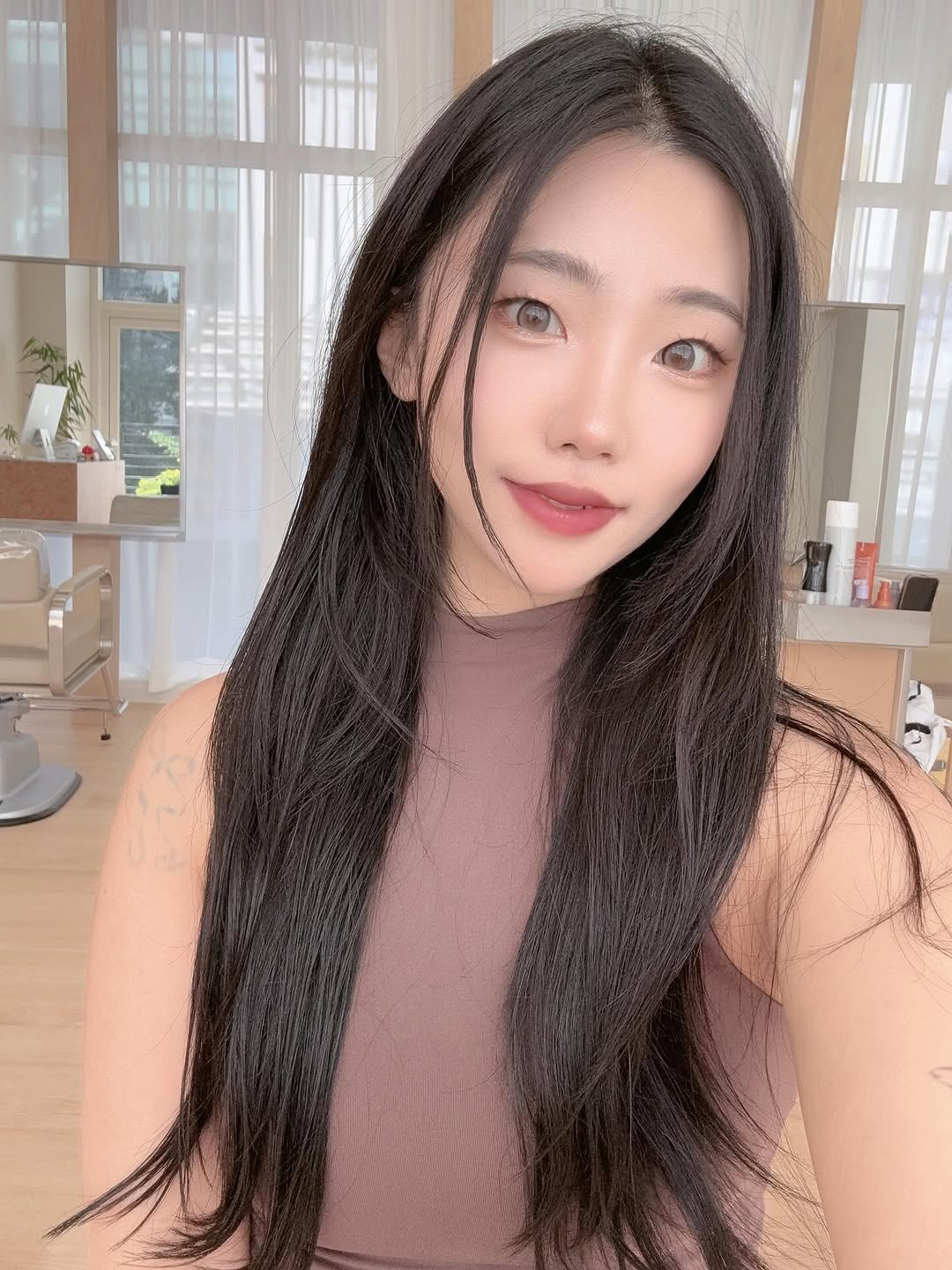 jellybear_jerry 게시물 이미지: 퇴사 후 근황🤎
친구가 오픈한 샵에 가서 머리도 하고🩷
@atheim.jye...