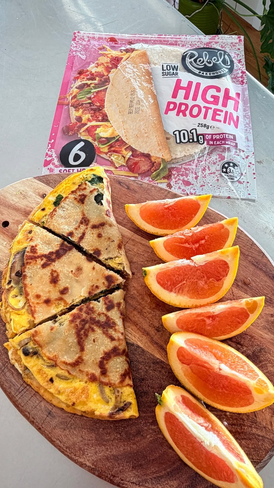 jemmas_kitchen_ 게시물 이미지: Egg & cheese quesadilla with over 30g protein...
