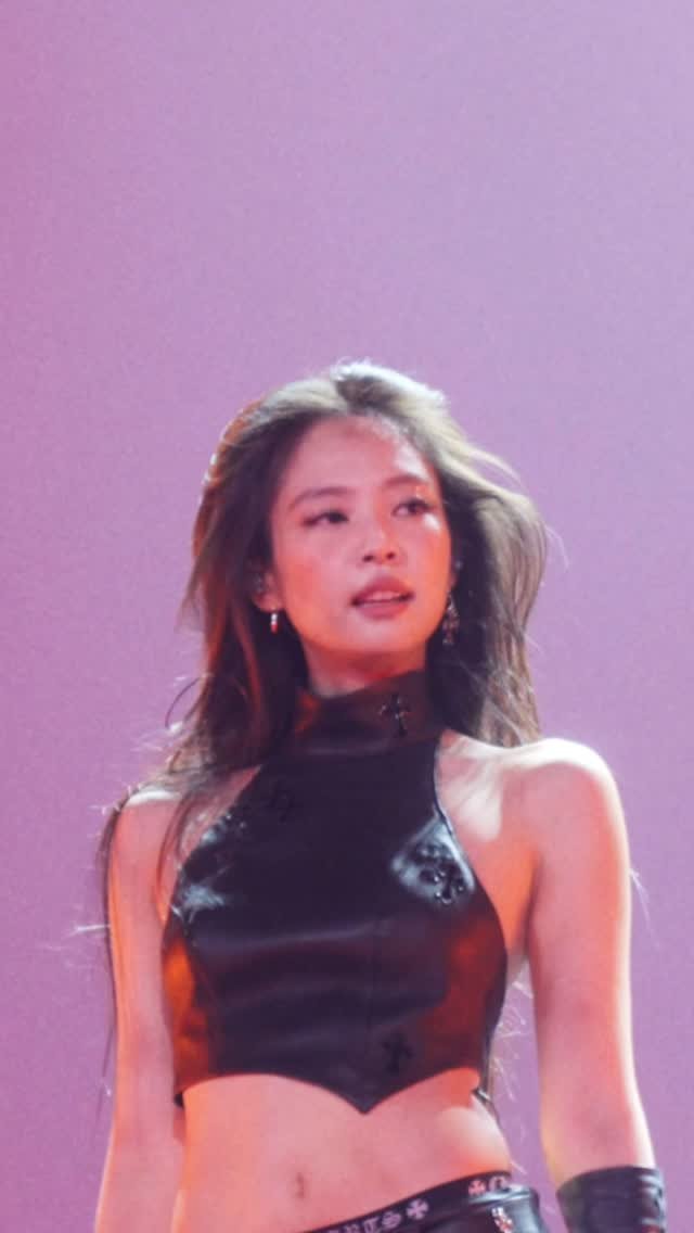jennie_hq 게시물 이미지: JENNIE - 2026 GOLDEN DISC AWARDS (Behind the...
