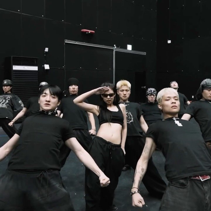 jennielnie 게시물 이미지: Jennie MMA25 dance Rehearsal ✨🤍
-
♡ follow...