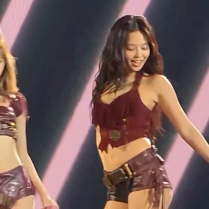 jennielnie 게시물 이미지: Jennie for DEADLINE TOUR INDONESIA ✨🤍
-
♡...