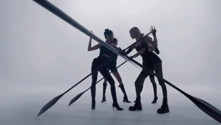 jennierubyjannie 게시물 이미지: 260223 BLACKPINK “GO” M/V TEASER 

#JENNIE...