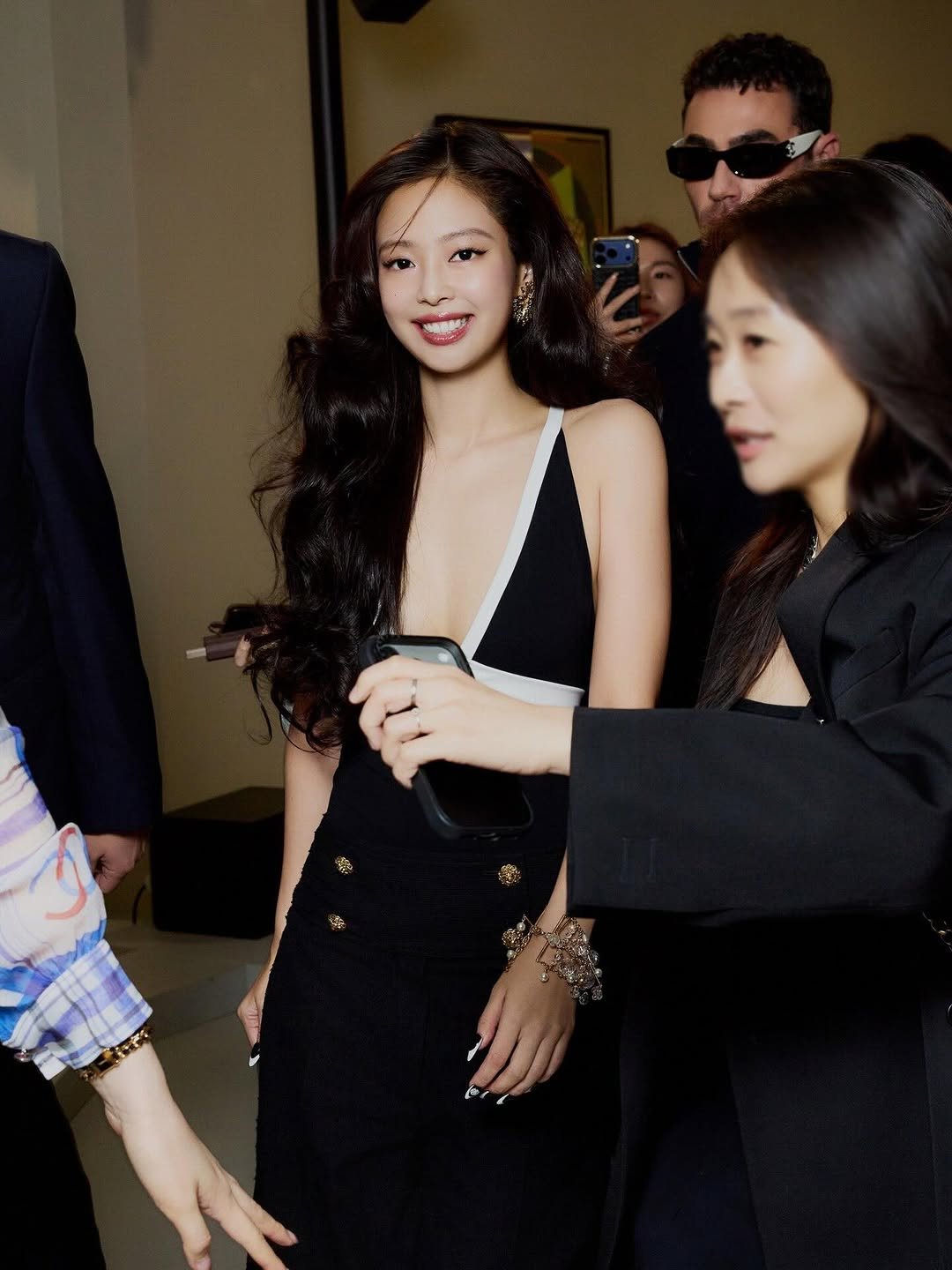 jennierubyjannie 게시물 이미지: 260525 JENNIE at the #CHANEL Métiers d’art...