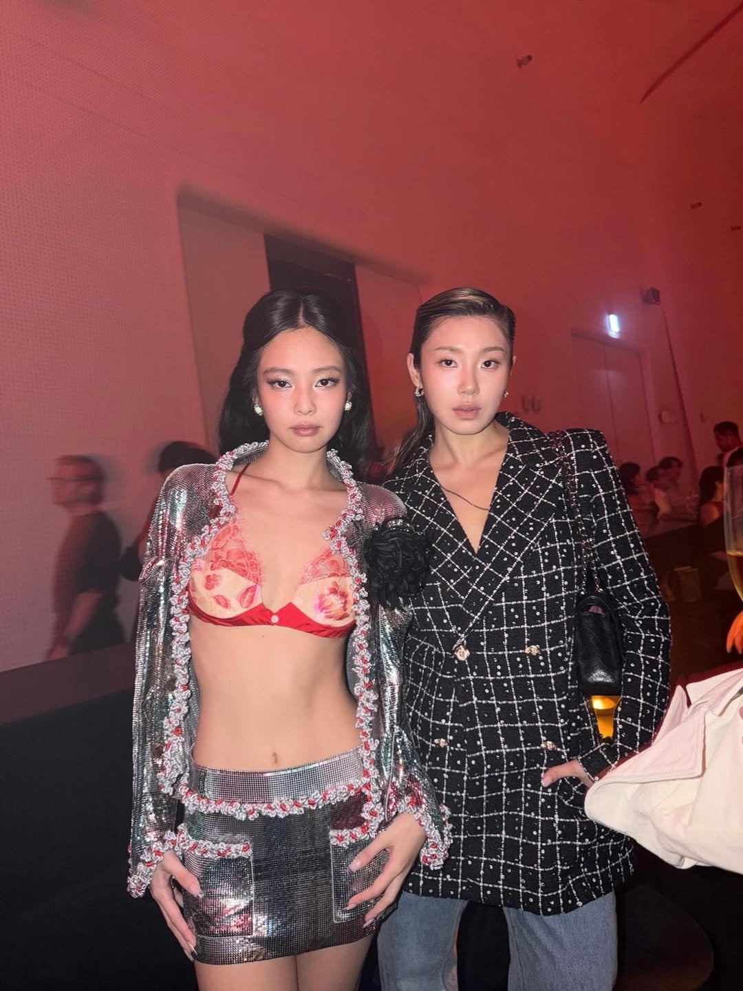 jennierubyjannie 게시물 이미지: 260527 Jennie and Leejung at the chanel...