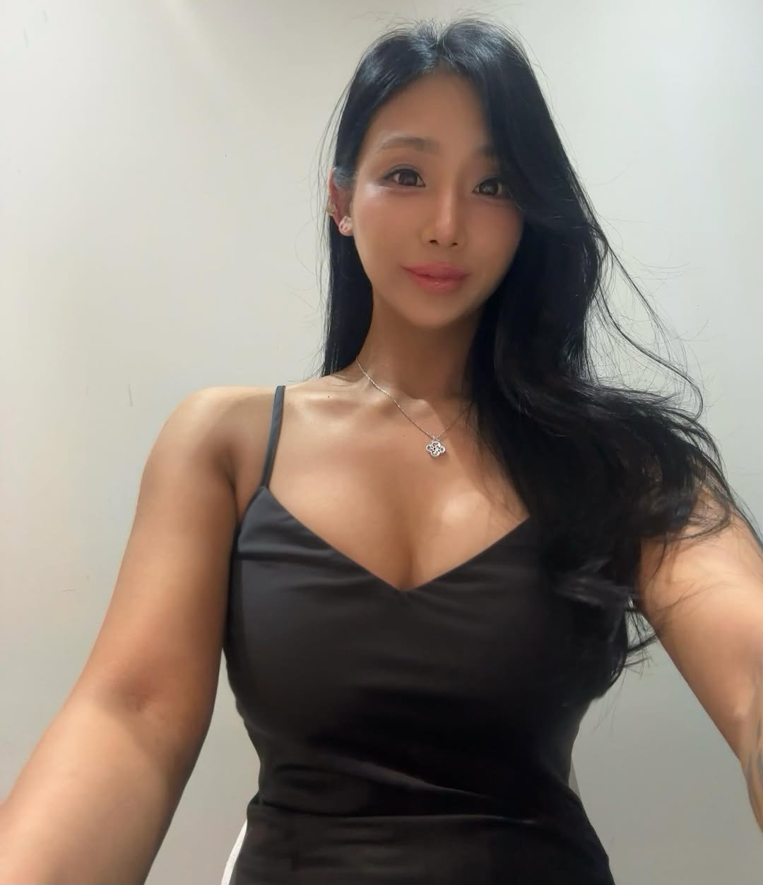 jenny_moonmoon 게시물 이미지: 비키니입고 예쁜척 사진만 찍는 제니는 아니예요😁 요리도 청소도...