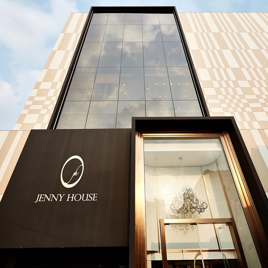 Photo by 제니하우스 jennyhouse official on September 24, 2025.