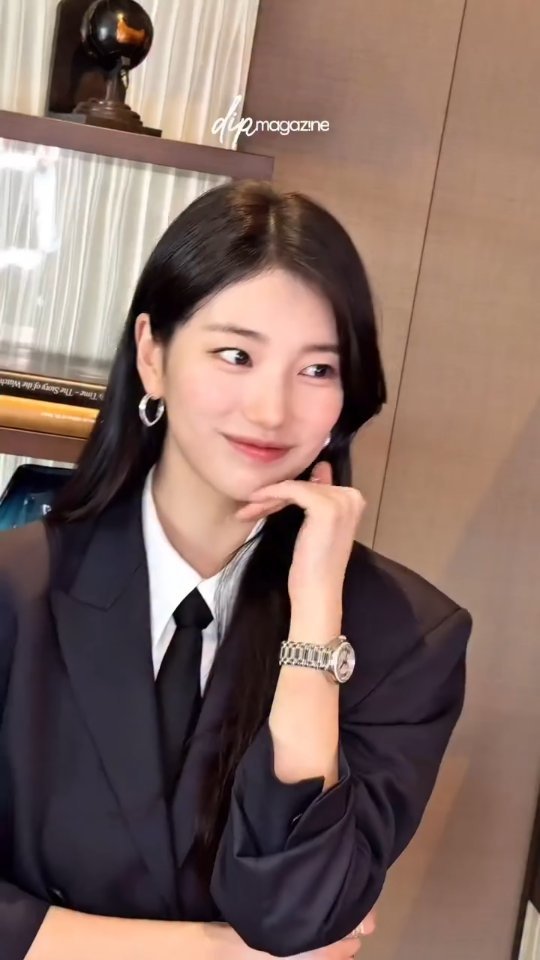 jennyhousepr 게시물 이미지: #Celeb #수지 @skuukzky

#론진

#Makeup...