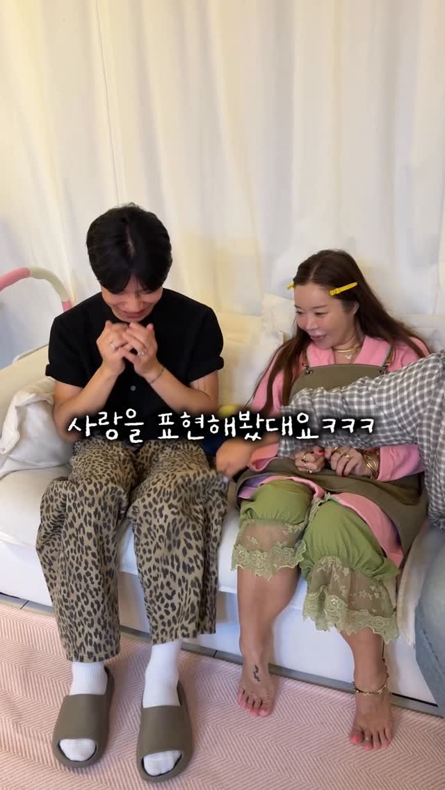 jeon_unni_ 게시물 이미지: 비하인드 궁금해하셔서😍
이날은 정말 가슴이 따듯해지는 하루였는데
서로의 고충이나...
