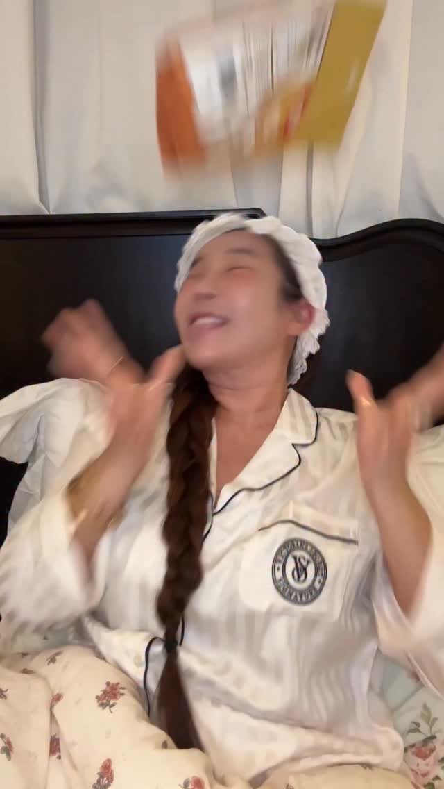 jeon_unni_ 게시물 이미지: 자기 전 태피🍌내가 태피 먹는 법 알려주께

#젼언니