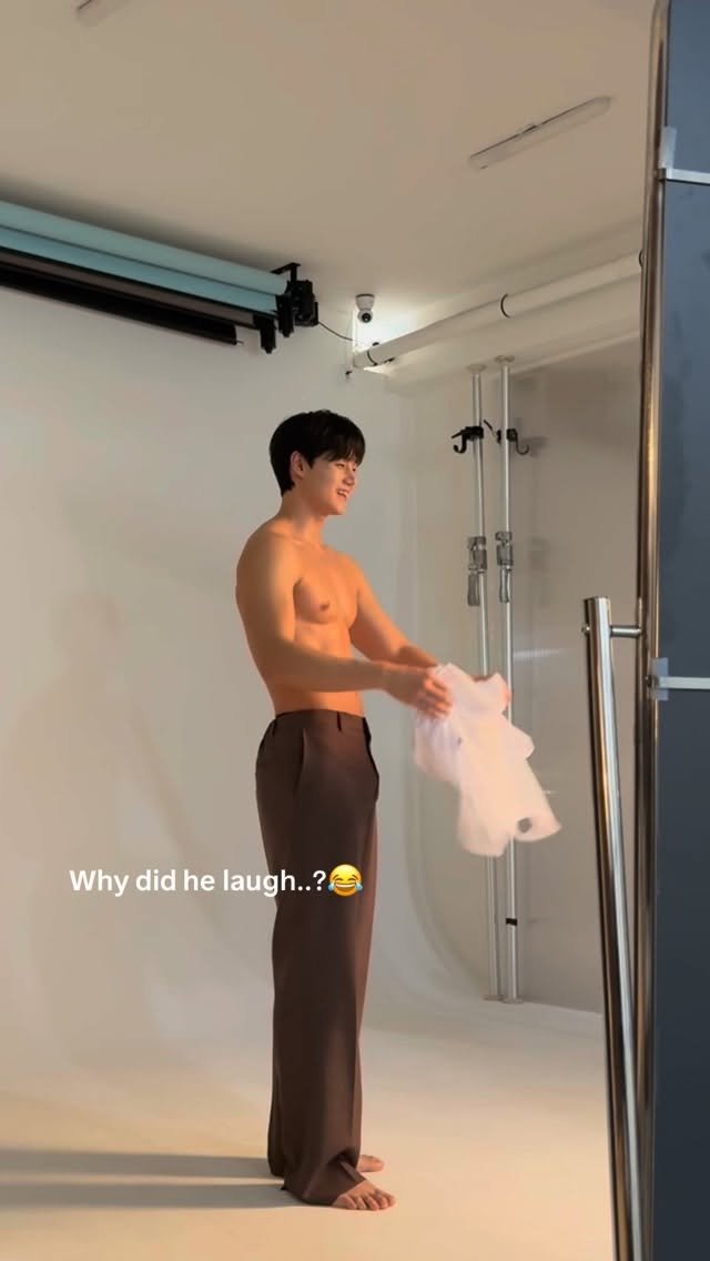 jeong_dohoon 게시물 이미지: 왜 웃었더라..?

#모델 #fypシ #웃자 #바디프로필