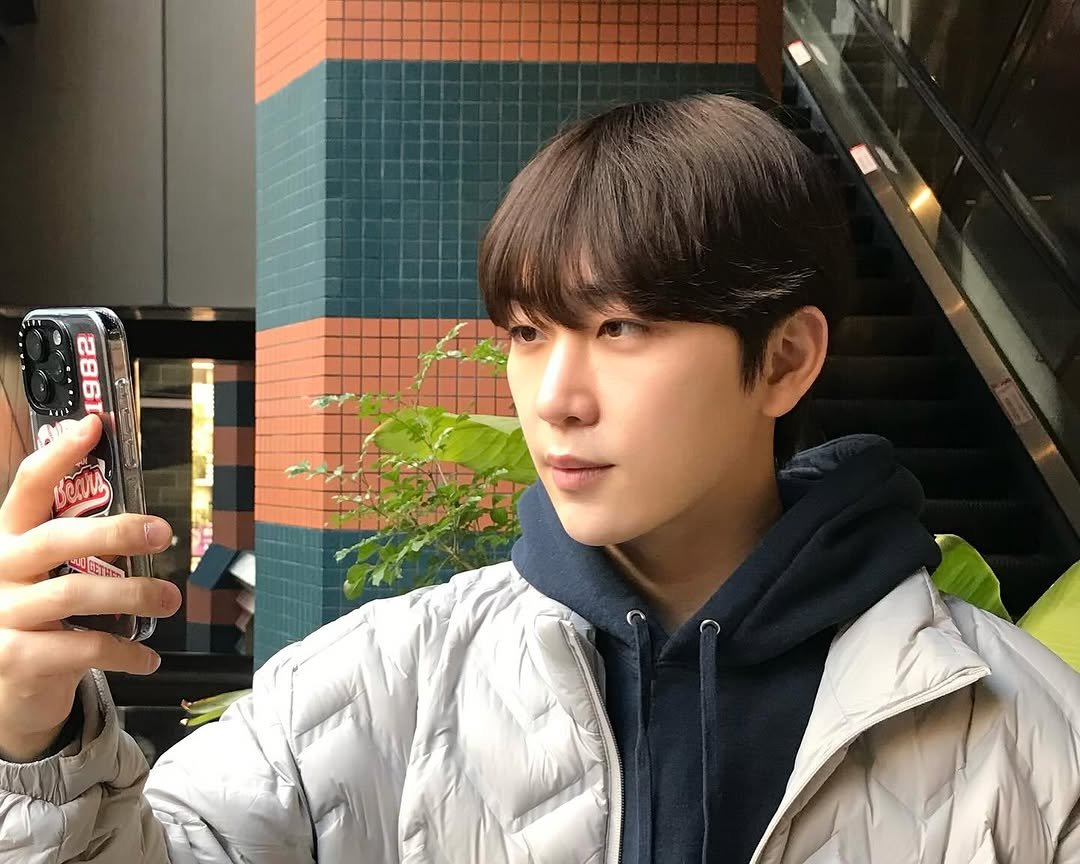 Photo by 이정한 on January 11, 2026. May be a selfie of one or more people and hair.