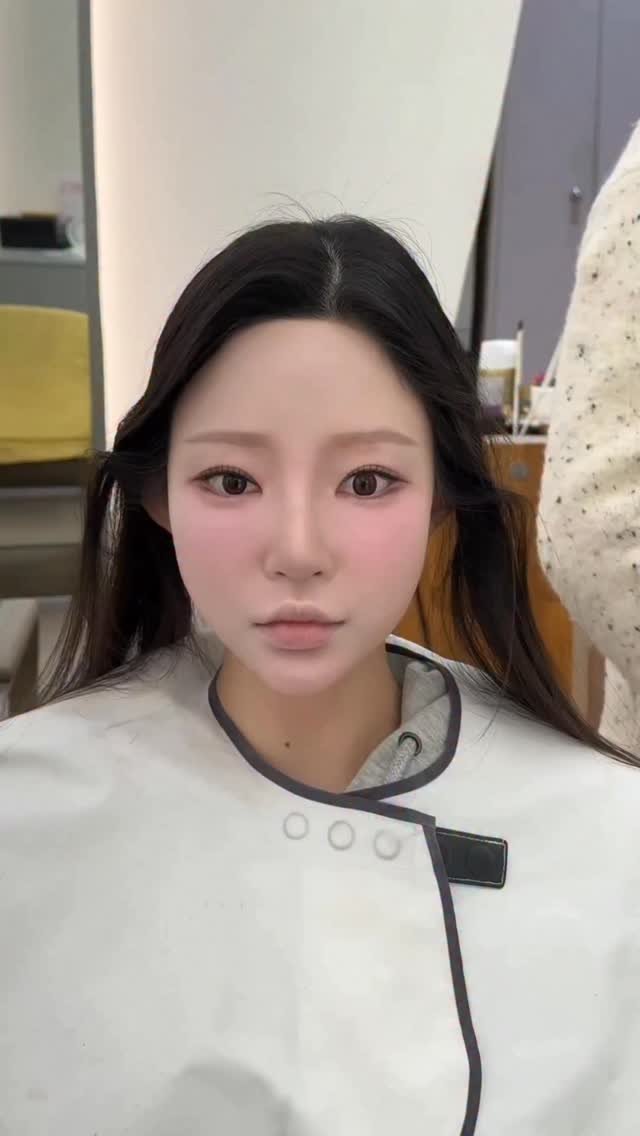 jeonsra0322 게시물 이미지: 꽃보다 더 아름다우셨던
우리 #신부님 
다시 한번더 축하드리구요...