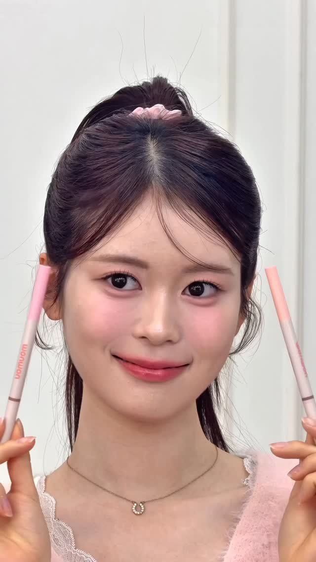 jeonsra0322 게시물 이미지: 우리 #모우모우 가 또 사고쳤네요🩷
뽀용 #애교살 등장!!!!!!
진짜 이거 하나면...