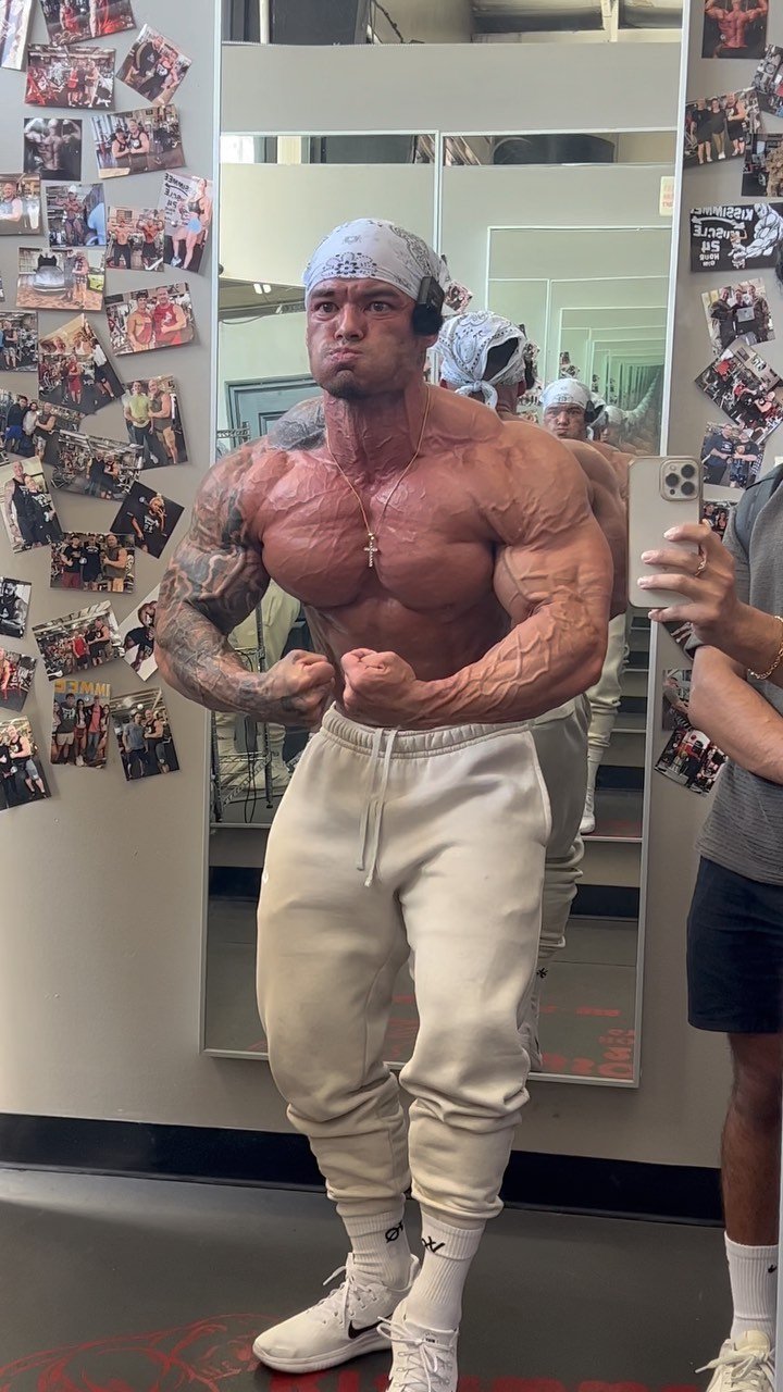 jeremy_buendia 게시물 이미지: 6 Days Out— @mrolympiallc 
-
2 days into my...