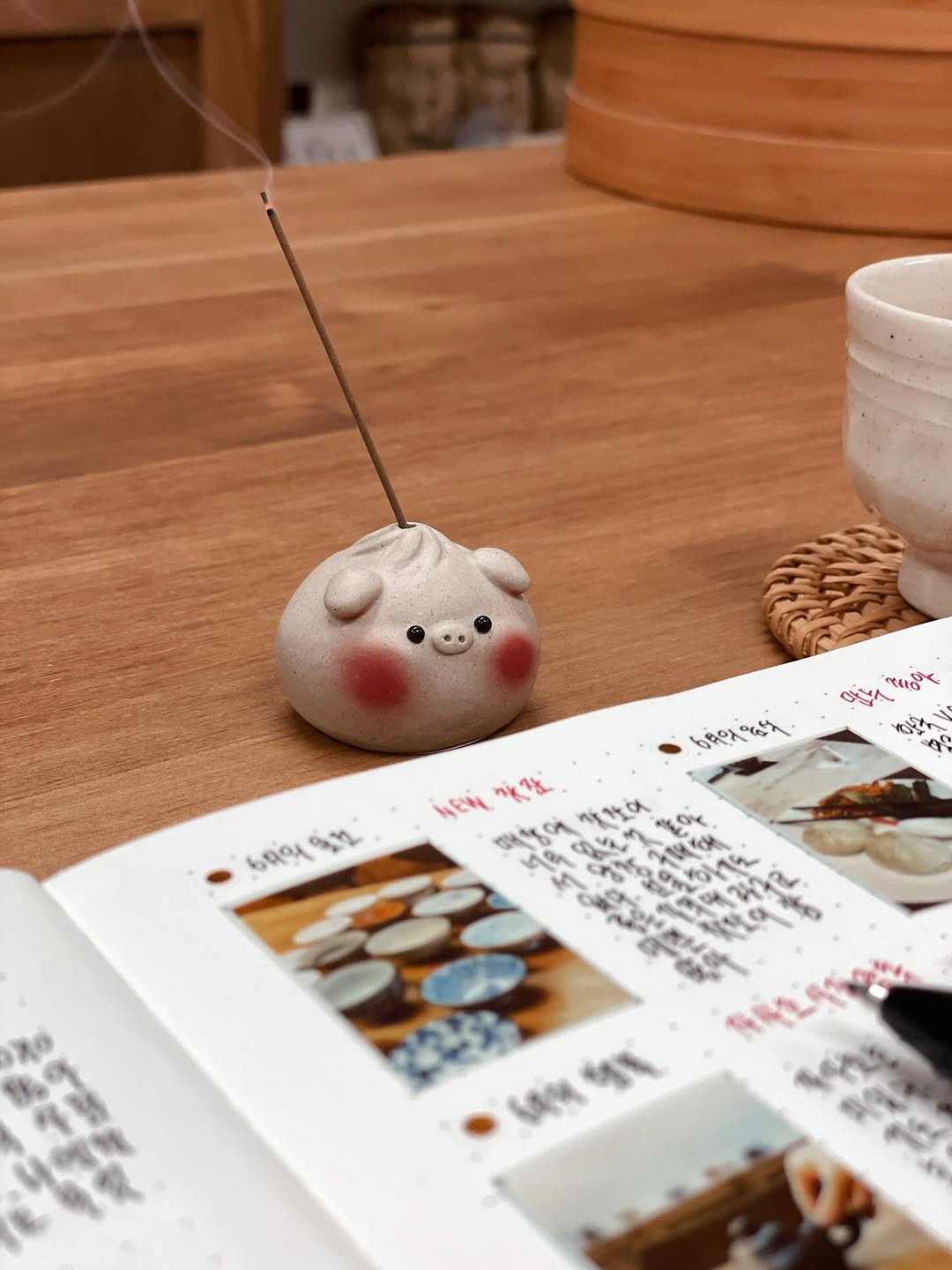 Photo by 제로 | 불렛저널 • 다이어리 • 필사 in 지유명차 가산점. May be an image of wind chime, diary, chopsticks and text.