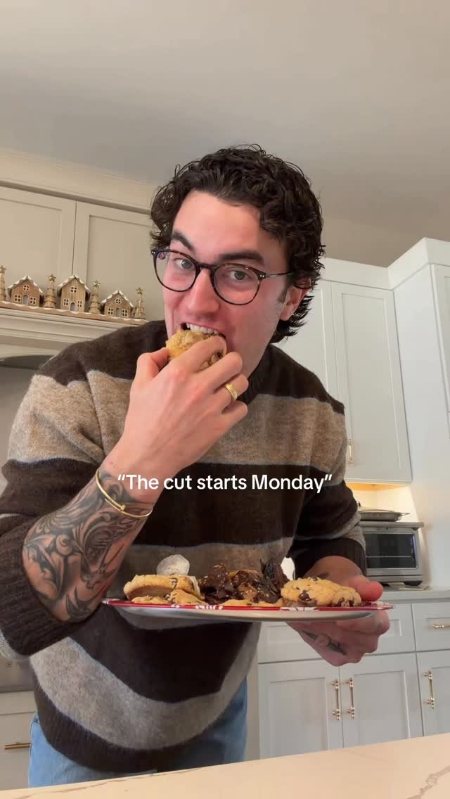 jessejameswest 게시물 이미지: This is your sign to enjoy those cookies 🍪...