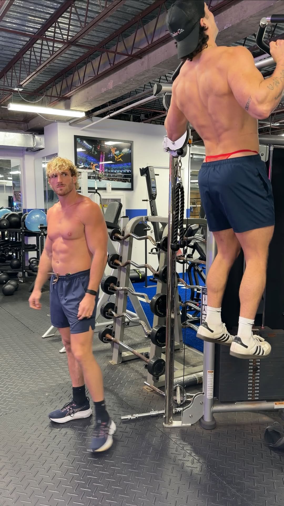 jessejameswest 게시물 이미지: It’s just a joke bro I promise… @loganpaul