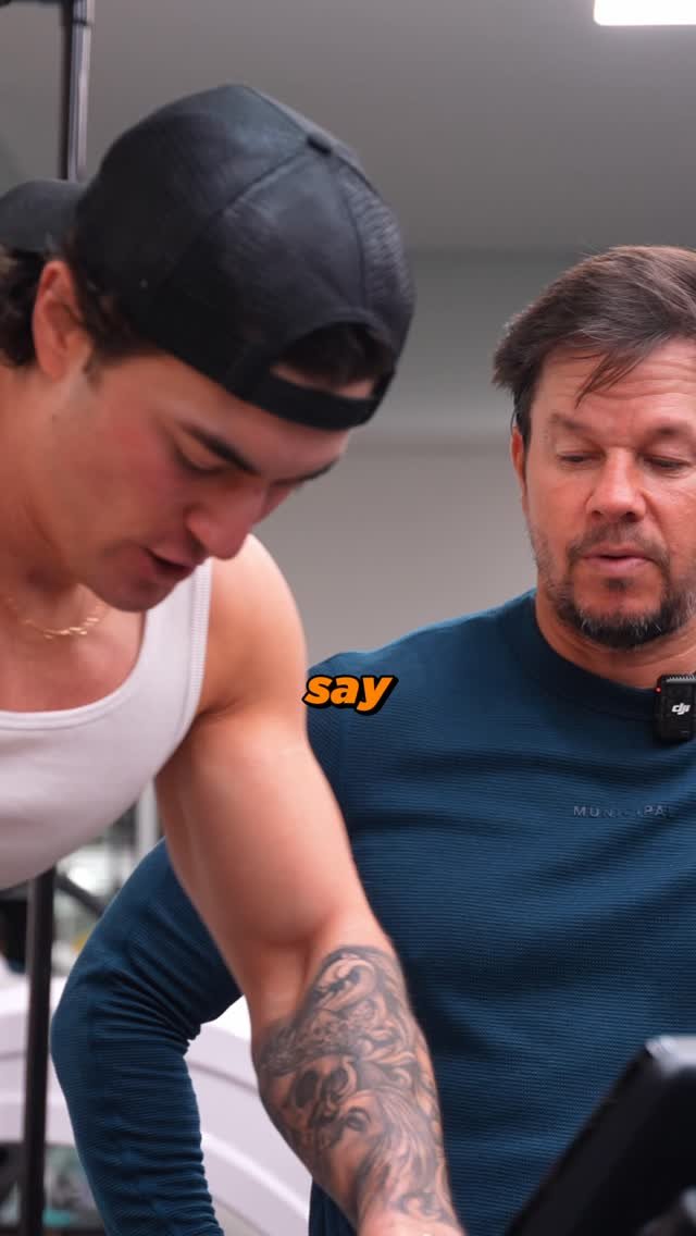 jessejameswest 게시물 이미지: 30 seconds is all I need! @markwahlberg 

Full...