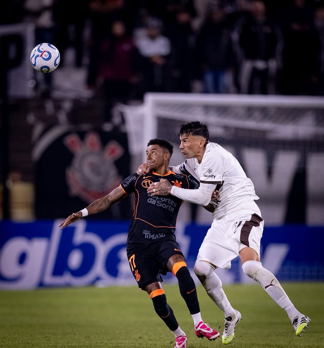 jesselingard 게시물 이미지: Vitória importante 🤞🏾❤️