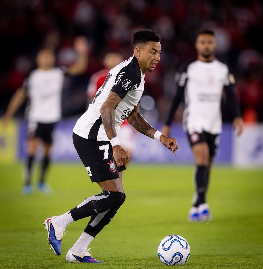 jesselingard 게시물 이미지: VAI CORINTHIANS 🖤🤍🦅