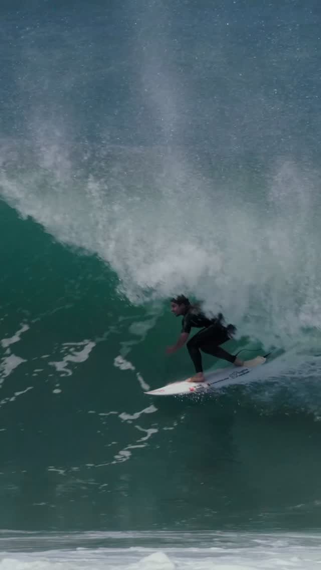 jesselittlecreative 게시물 이미지: Beachie barrels w/ @callummrobson