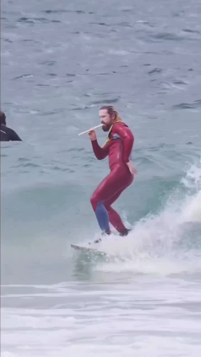 jessenoonan 게시물 이미지: I’m officially ready for another surf flute...