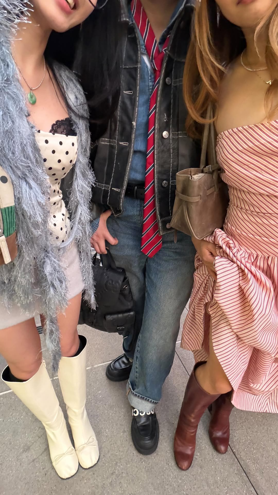 jessyluxe 게시물 이미지: "Shall we make a joint playlist?" 🎵