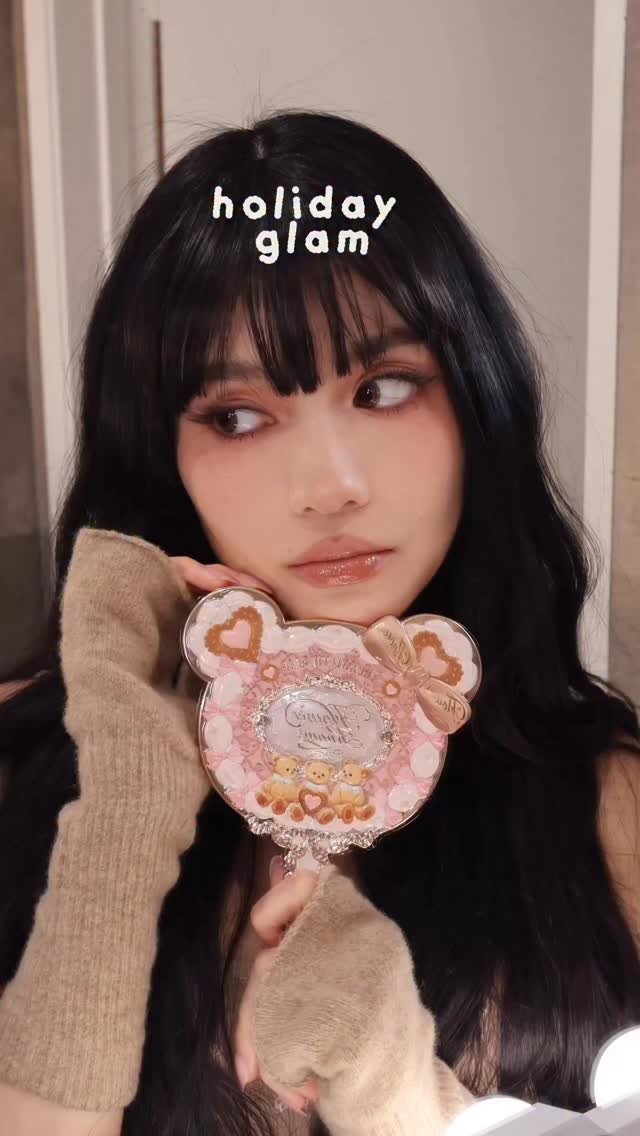 jessyluxe 게시물 이미지: gingerbread holiday makeup 🧶 + the cutest gift...