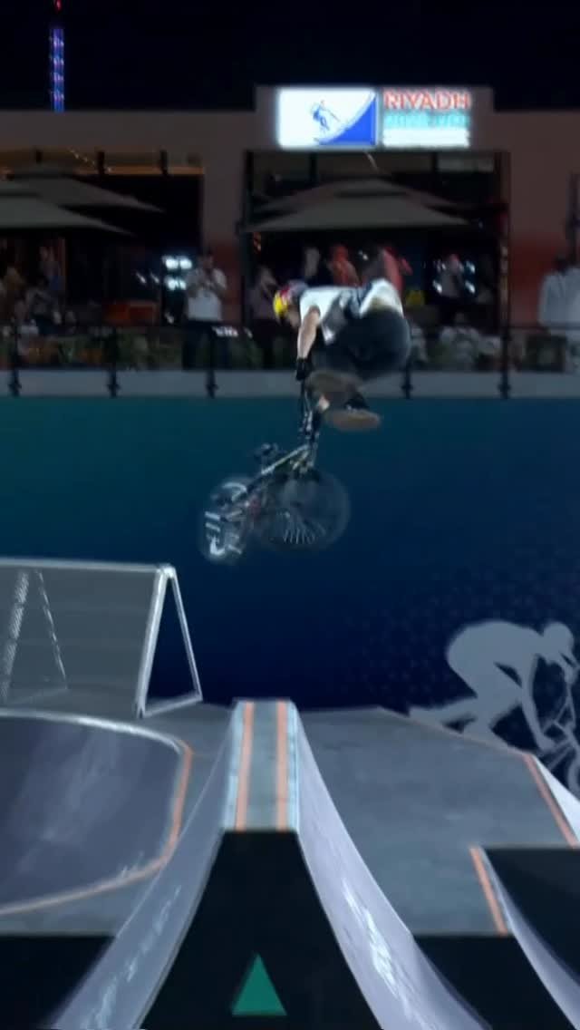 jfbf_official 게시물 이미지: @rimbmx went crazy on the ramps of Riyadh....