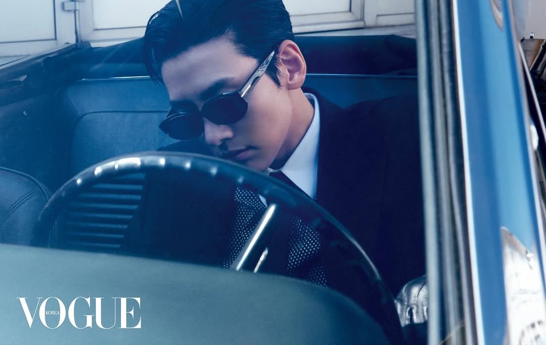 Photo by 지창욱 on November 21, 2025. May be an image of one or more people, bangs, top, magazine and text that says 'VOGUE VO KOREA'.