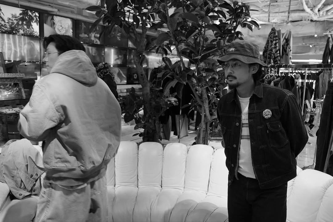 Photo by 지창욱 on November 01, 2025. May be a black-and-white image of one or more people, outerwear and text.