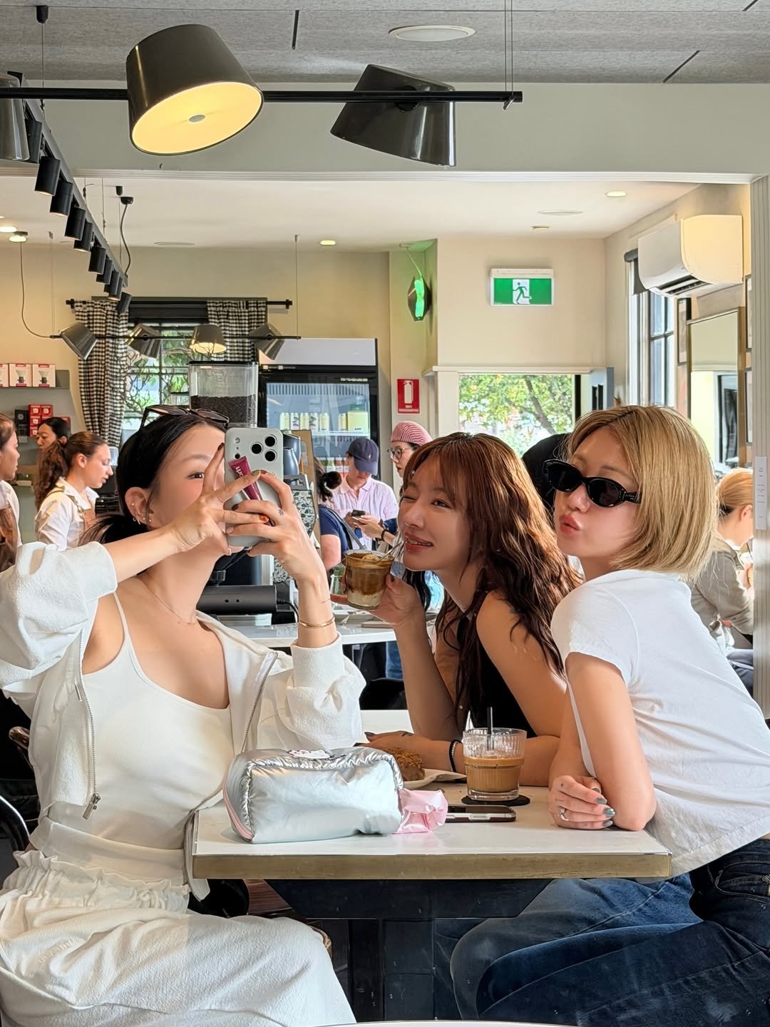 jiddoon 게시물 이미지: 다음엔 또 어디를 가볼까나 ! ✈️💛
